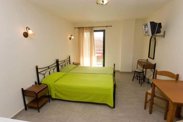 Ιωλκοσ Aparthotel Лутра Едипсу Екстериор снимка