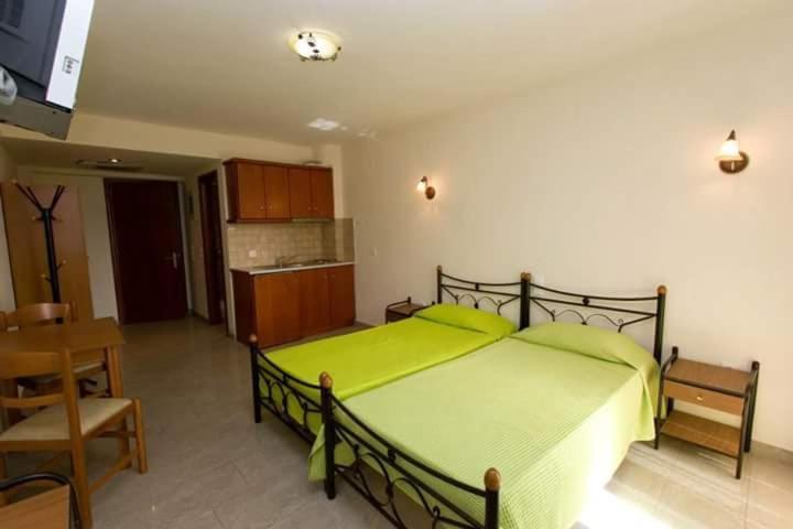 Ιωλκοσ Aparthotel Лутра Едипсу Екстериор снимка